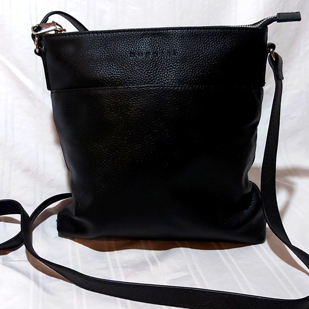 17. BUGATTI LEATHER CROSSBODY NWOT!